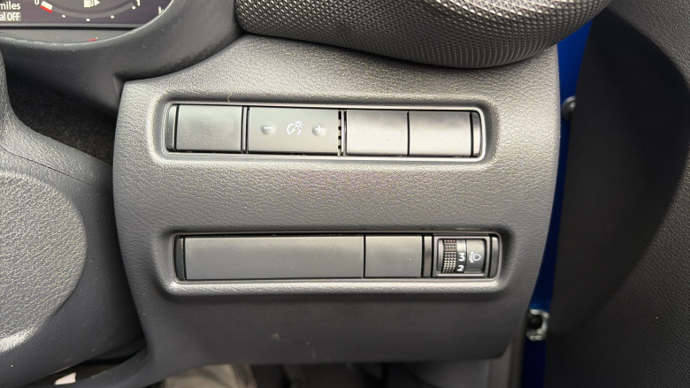 Nissan Juke 1.6 Hybrid N-Connecta 5dr Auto Hybrid Hatchback